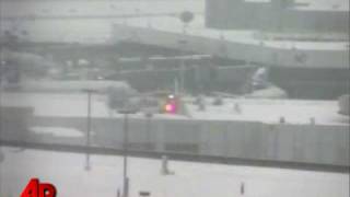 Raw Video Deicer Fumes Invade Plane [upl. by Rolo]