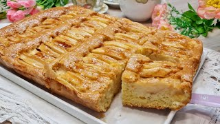 TORTA DI MELE SOFFICE E DELIZIOSA PRONTA IN 5 MINUTI BUONISSIMA  Delicious soft apple cake [upl. by Bocaj305]