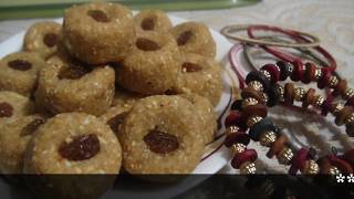 Instant Til Aur Chana Ladoo Recipe in Hindi  Sesame Seeds and Chickpeas Ladoo [upl. by Nitsid33]