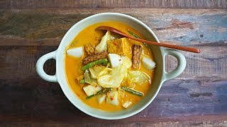 Sayur Lodeh With Lontong [upl. by Ronica]