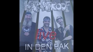 Katastroof  02  Heel De Wereld Stinkt Live [upl. by Wesle415]