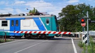 Treni e passaggi a livello a Bellaria  Railroad crossing [upl. by Kcin]