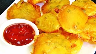 बटाटयाची भजी  Kurkurit Batatyachi Bhaji  Aloo Pakora  Crispy Potato Fritters  madhurasrecipe [upl. by Lundquist]