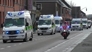 Bijna aanrijding met voetganger Politie en Ambulances met spoed tijdens de Ronde van Vlaanderen [upl. by Irelav512]