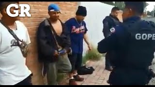 Los revisa la Policía responden con rap [upl. by Mitchael]