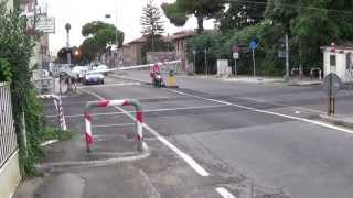 Passaggio a livello con semibarriere di via Canale Molinetto  Ravenna p 4  Level Crossing [upl. by Amalie906]