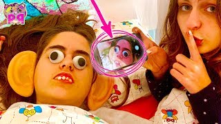 😈 8 BROMAS GRACIOSAS muy DIVERTIDAS y FÁCILES 🤪 Risa en NAVIDAD con sustos y sorpresas 🥳 [upl. by Asennav]