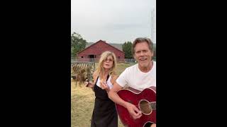 Kevin Bacon and Kyra Sedgwick sing a duet for the 4th of July [upl. by Nosidam]