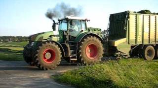 Grassilage trupp mit Fendt 936 Vario und Claas Combiwagen Prototyp für 2010 [upl. by Lanette]