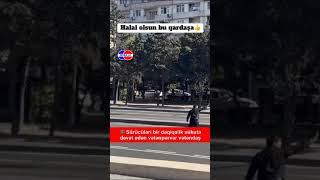 Sürücüləri bir dəqiqəlik sükuta dəvət edən vətənpərvər vətəndaş halal olsun👍🏻 [upl. by Yecaj]