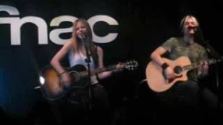 Avril Lavigne  Acoustic at FNAC Madrid  9 Julio 2004 [upl. by Eiramait]