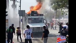 se incendia trasporte de equipo de sonido en la Peregrinación Sonidera [upl. by Jamin532]