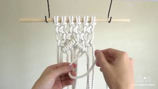 Diagonal Clove Hitch Knot  How to Tie a Macramé Diagonal Clove Hitch Knot [upl. by Nylacaj517]