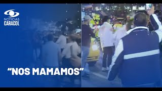 En enfrentamientos con motociclistas acabó bloqueo de taxistas cerca de aeropuerto El Dorado [upl. by Siugram]