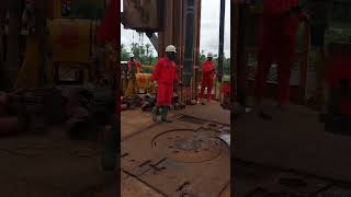 Using the Air Tugger drillingoperations drilling oilandgas drillingrigs drillingengineering [upl. by Tarah]