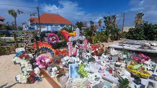 Tombe de Jonny Hallyday à St Barthélemy [upl. by Yelloh]