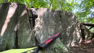 Slippery Slope V0  Super Crack Area Lincoln Woods State Park RI [upl. by Cooley]