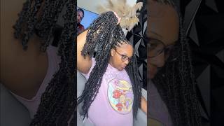 Do you know the difference between butterfly locs and textured locs [upl. by Aihtnys]