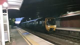 class 165 arrives at Keynsham [upl. by Adohr]