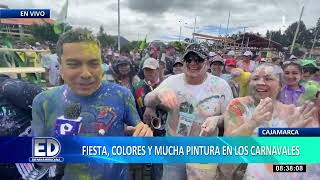 ¡Ni los policías se salvan Turistas terminan con la ropa llena de pintura en Carnaval de Cajamarca [upl. by Hanauq824]