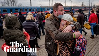 Hundreds of thousands of refugees flee Ukraine as fighting escalates [upl. by Lily696]