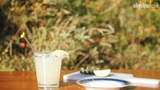 Margarita  videorecept voor Mexicaanse cocktail met tequila [upl. by Amilb143]