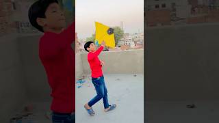 Chote ki patang udane main help kar di 🥰kiteflying shorts [upl. by Rombert]