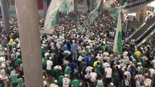 Torcida do Palmeiras faz a festa no aeroporto de Congonhas em apoio ao elenco [upl. by Grace]