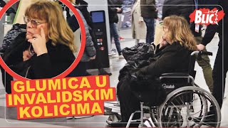 VESNA ČIPČIĆ U INVALIDSKIM KOLICIMA Glumicu gurao momak iz pratnje A ONDA JE SVE IZNENADILA [upl. by Schott]