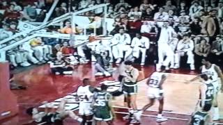 Pippen dunks on mchale 1989 [upl. by Franchot]