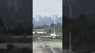 TURBULENCIA casi TERRESTRE aviacion vientos boeing737 [upl. by Ecidnak]