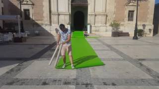 Cliente instalando moqueta ferial para eventos [upl. by Aleit]