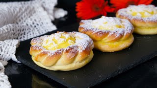 Brioches sofficissime con crema pasticcera I Ricetta facile [upl. by Schwerin]