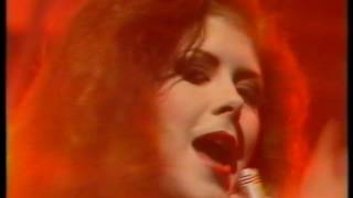 Guy Who Thinks His Elvis  Kirsty Maccoll with Legs amp Co 9th Jul 1981 TOTP2 [upl. by Moria]