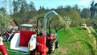 Tractor Branson 2900H con picadora video corto [upl. by Simonsen224]