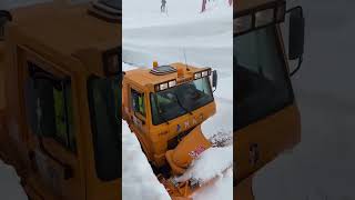 ÉPAISSEUR DE NEIGE RECORD pour louverture du Col du PetitSaintBernard 2188 mSavoie [upl. by Gudrun]