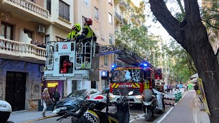 INTERVENTION Valencia Fire Service  TECHNICAL ASSISTANCE WITH LADDER [upl. by Brina]