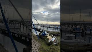 Olympiahafen Schilksee nach OstseeSturmflut 2023 gesunkene Boote und schwere Schäden im Hafen [upl. by Wolf501]