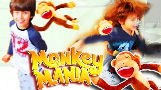 Jugamos a MONKEY MANIA con papa y mama 🙉ESCAPA DEL MONO SALTANDO y BAILANDO Juegos en familia [upl. by Nylkcaj497]