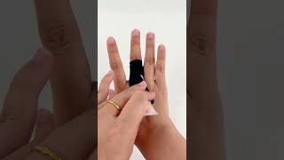 Kinesiology tape can relax soft tissue and prevent middle finger tenosynovitis [upl. by Greff229]