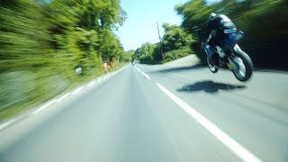 Esto ve un motociclista a 300 kmh [upl. by Tap]