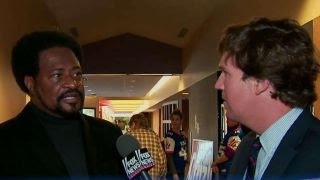 Tucker Carlson attends a Ted Cruz rally in Iowa [upl. by Nelleyram220]