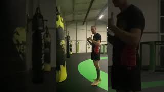 Technique striking oblique kick espritmma entrainementboxe mma boxeur [upl. by Neitsirk997]