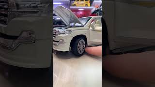 124 metal Toyota Land Cruiser V8 model with lights and sounds [upl. by Collin154]