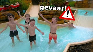 Tropisch zwembad helemaal voor ons alleen ENORME WILDWATERBAAN [upl. by Merell277]