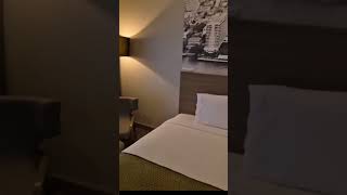 Holiday Inn Bangkok Room Tour 曼谷是隆假日酒店 [upl. by Belier164]