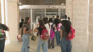 New metal detectors in Broward highs schools caused long lines on first day of class [upl. by Mersey457]