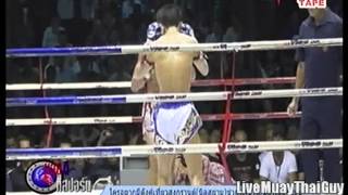 Sangmanee Sor Tienpo vs Prajanchai Por Petnamtong 5th April 2013 [upl. by Annawad]