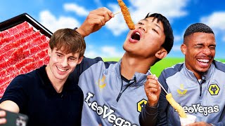 Hwang HeeChan and Korean Englishman introduce Korean BBQ to Wolves [upl. by Dragone]