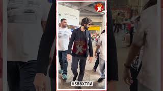 Kartik Aaryan turning heads at the airport with his effortless style 🖤✨ [upl. by Animsaj]